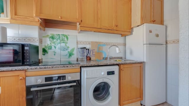 Studio for sale in Torrevieja with pool - € 86,900 (Ref: 9941474)