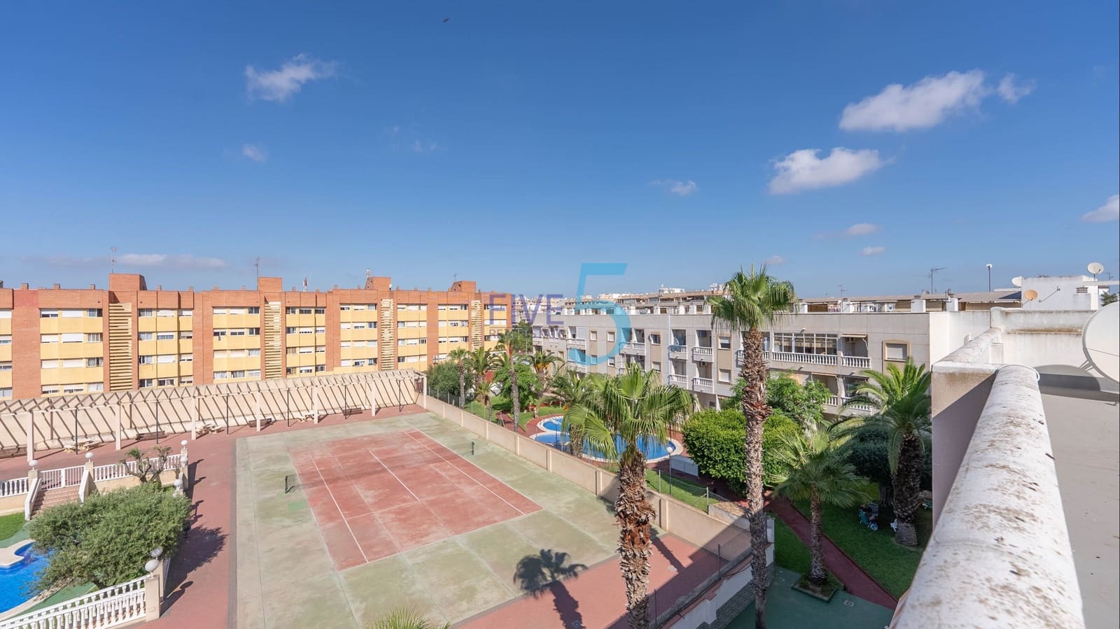 Studio te koop in Torrevieja met zwembad - € 86.900 (Ref: 9941474)