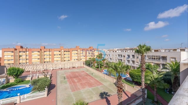 Studio for sale in Torrevieja with pool - € 86,900 (Ref: 9941474)