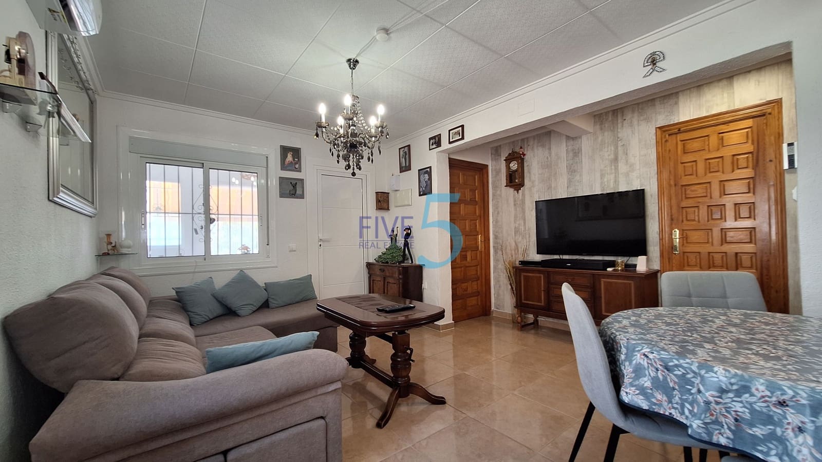 3 bedroom Villa for sale in San Fulgencio with garage - € 245,000 (Ref: 9943198)