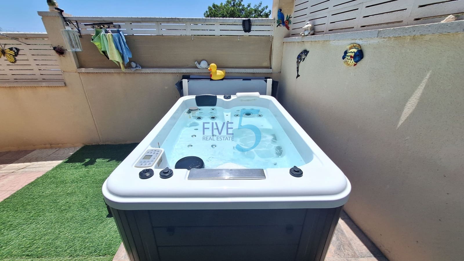 3 bedroom Villa for sale in San Fulgencio with garage - € 245,000 (Ref: 9943198)