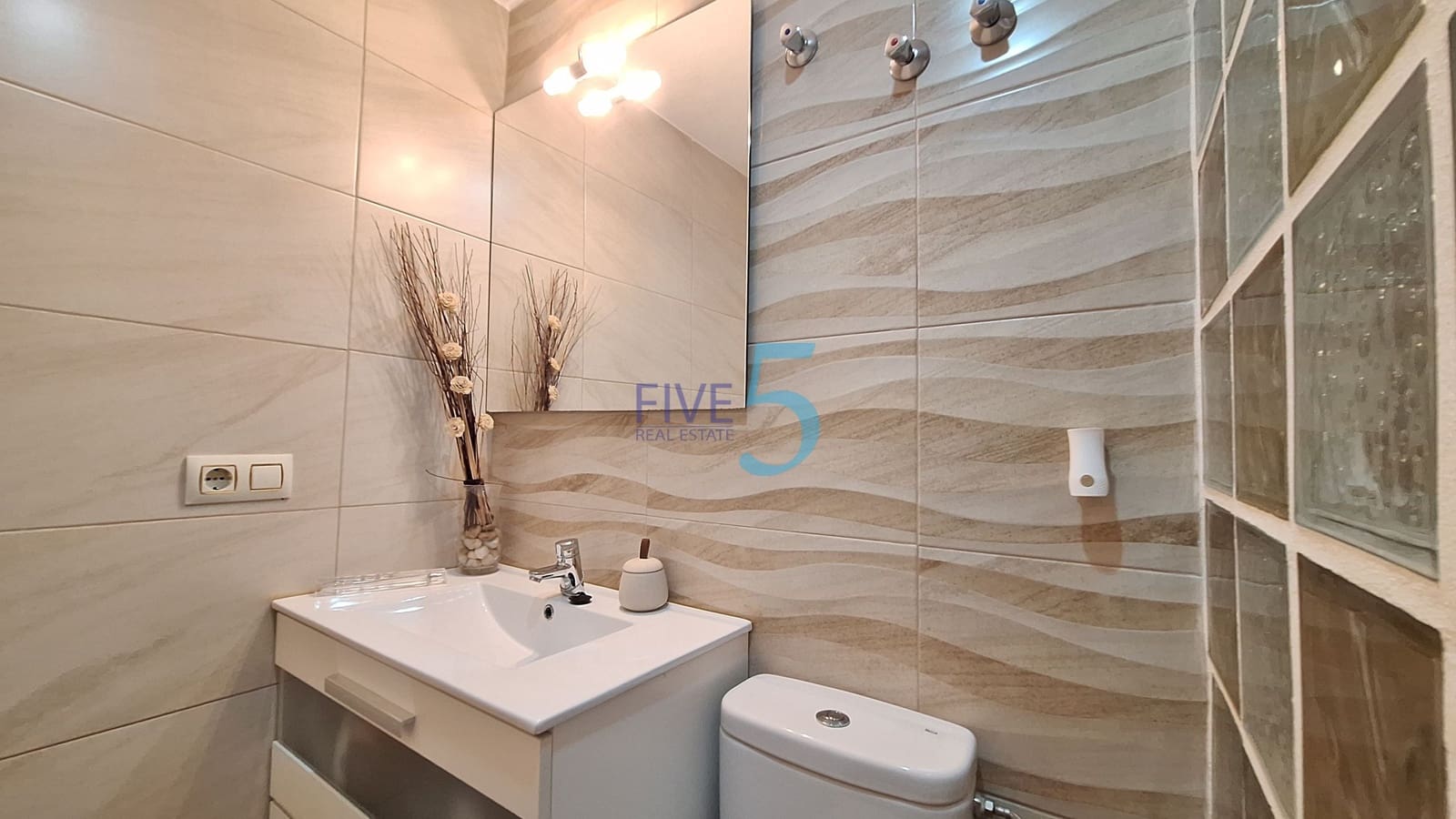 2 bedroom Semi-detached Villa for sale in Los Altos with pool - € 189,000 (Ref: 9944863)