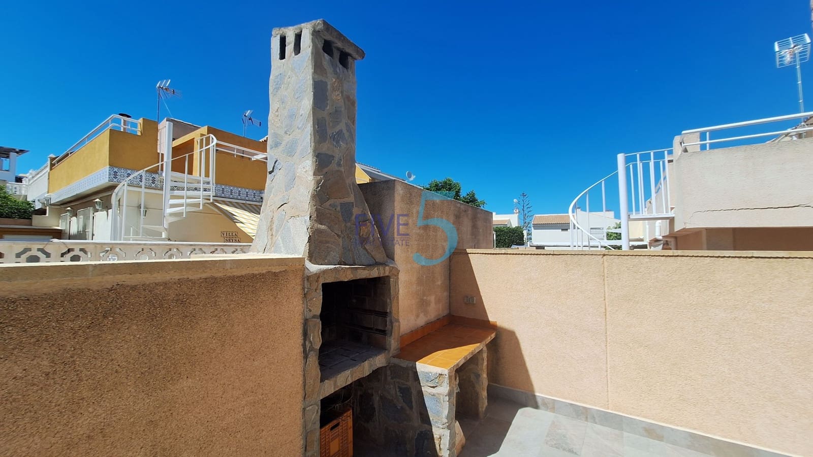 2 bedroom Semi-detached Villa for sale in Los Altos with pool - € 189,000 (Ref: 9944863)