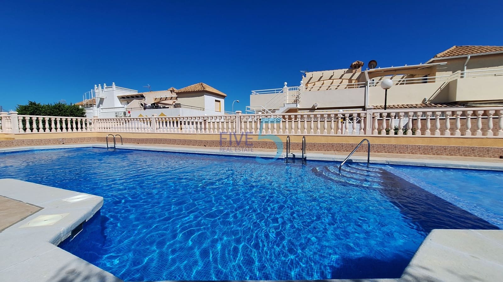 2 bedroom Semi-detached Villa for sale in Los Altos with pool - € 189,000 (Ref: 9944863)
