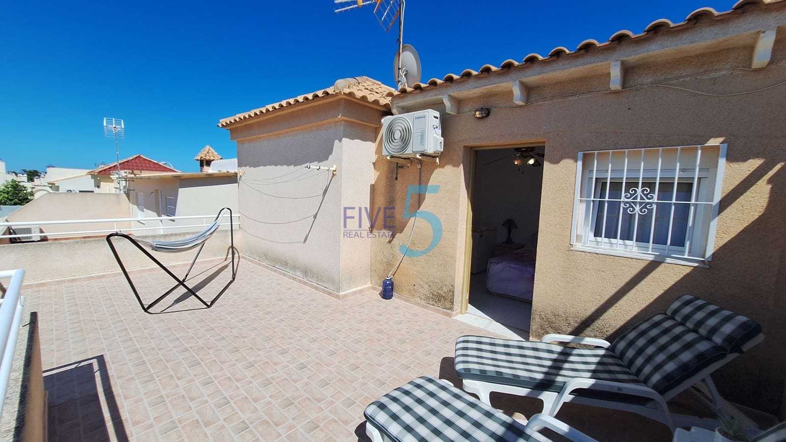 2 bedroom Semi-detached Villa for sale in Los Altos with pool - € 189,000 (Ref: 9944863)