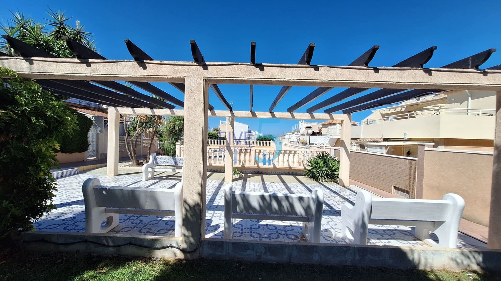 2 bedroom Semi-detached Villa for sale in Los Altos with pool - € 189,000 (Ref: 9944863)