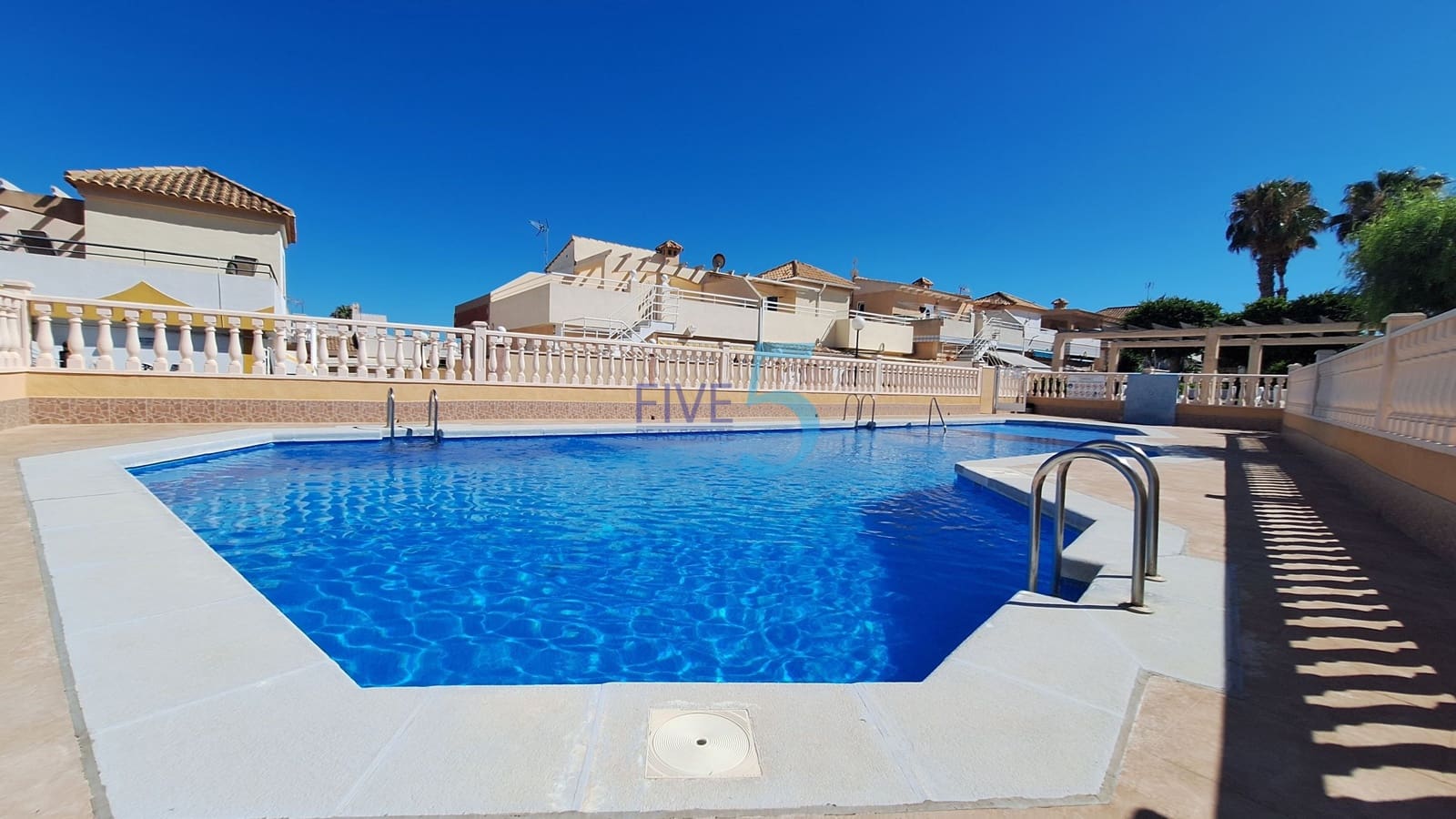 2 bedroom Semi-detached Villa for sale in Los Altos with pool - € 189,000 (Ref: 9944863)