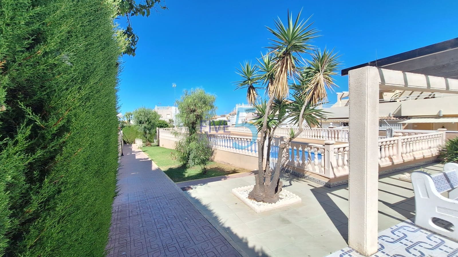2 bedroom Semi-detached Villa for sale in Los Altos with pool - € 189,000 (Ref: 9944863)