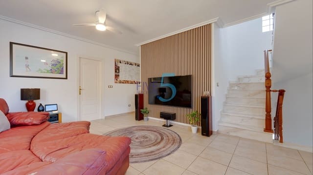 Chalet de 3 habitaciones en Lo Crispin, Algorfa en venta con piscina - 330.000 € (Ref: 9946806)