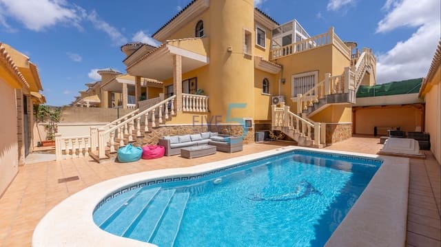 Chalet de 3 habitaciones en Lo Crispin, Algorfa en venta con piscina - 330.000 € (Ref: 9946806)