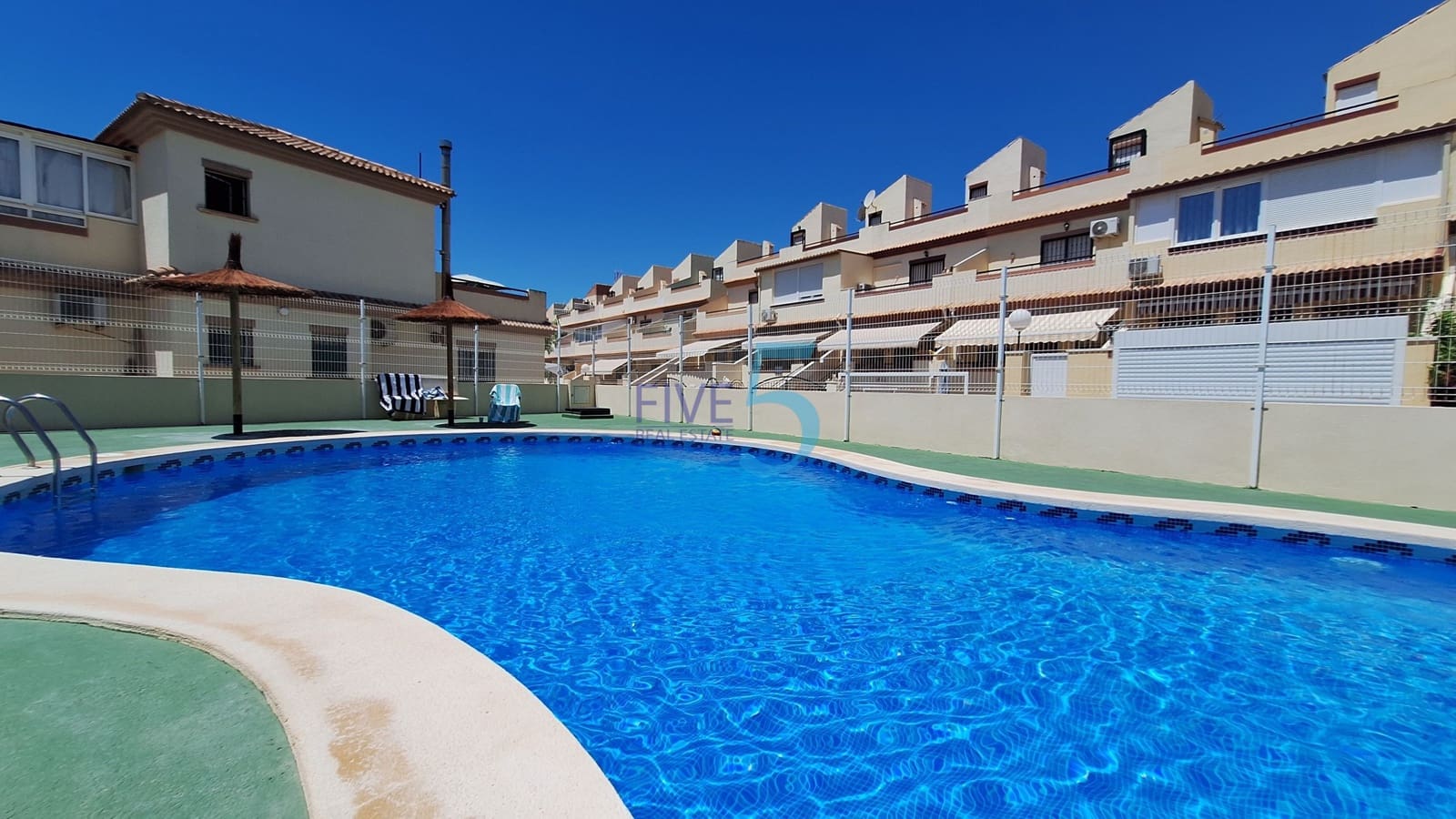 3 sovrum Hus till salu i Torrevieja med pool garage - 198 000 € (Ref: 9946874)