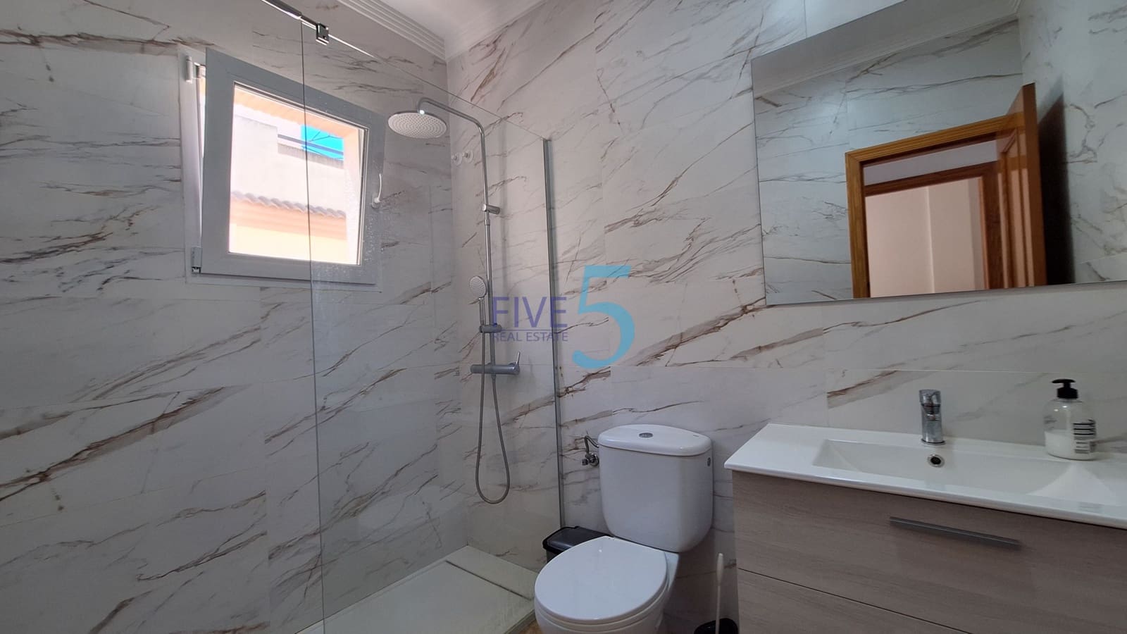 3 sovrum Hus till salu i Torrevieja med pool garage - 198 000 € (Ref: 9946874)