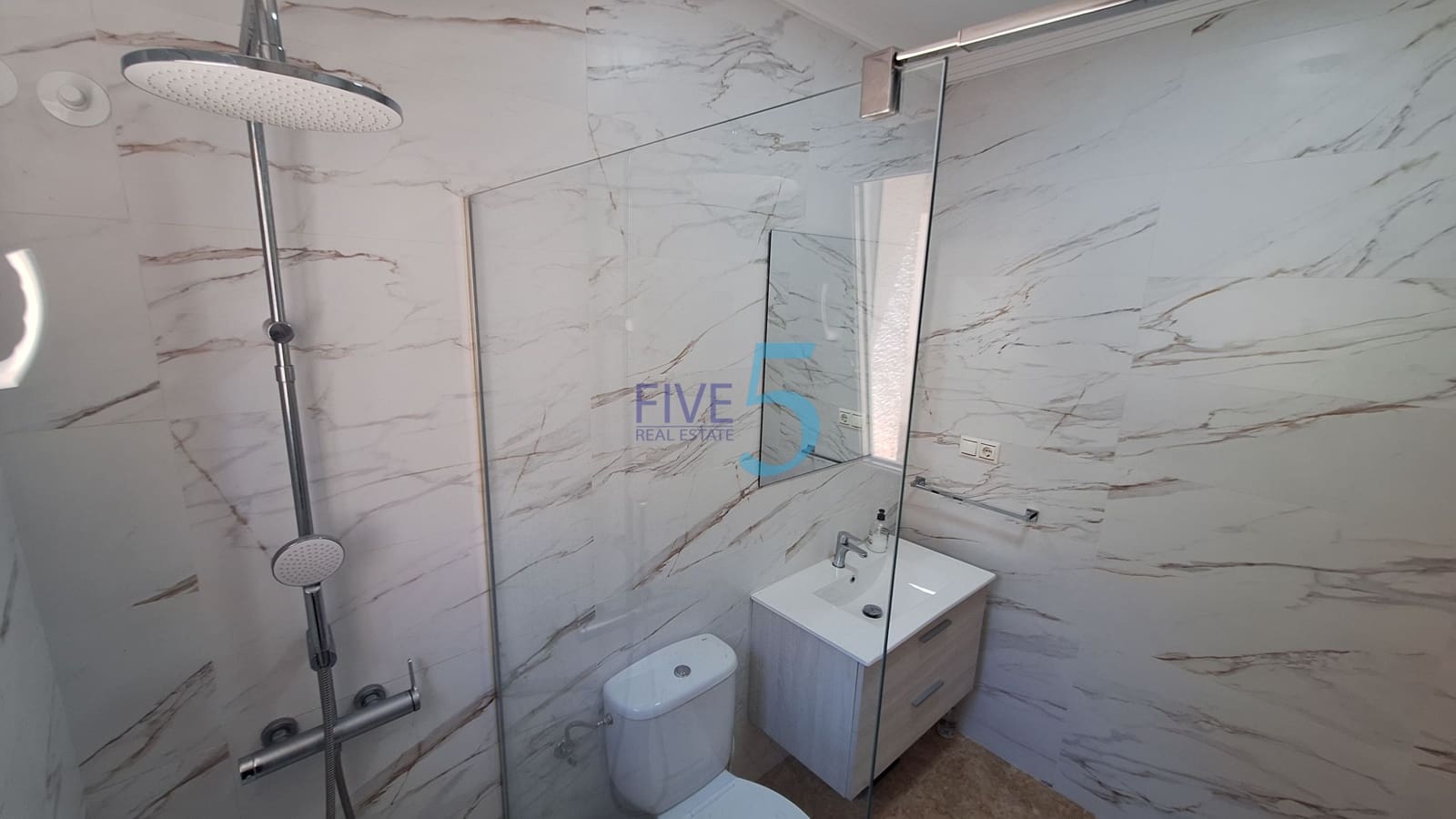 3 sovrum Hus till salu i Torrevieja med pool garage - 198 000 € (Ref: 9946874)