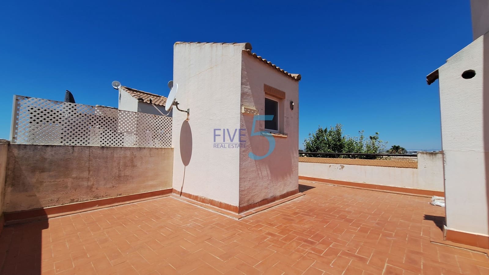 3 sovrum Hus till salu i Torrevieja med pool garage - 198 000 € (Ref: 9946874)