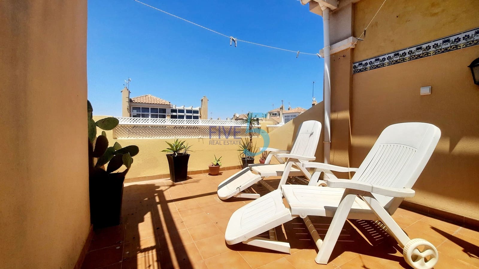 3 soveværelse Byhus til salg i Los Altos med swimmingpool - € 169.950 (Ref: 9950396)