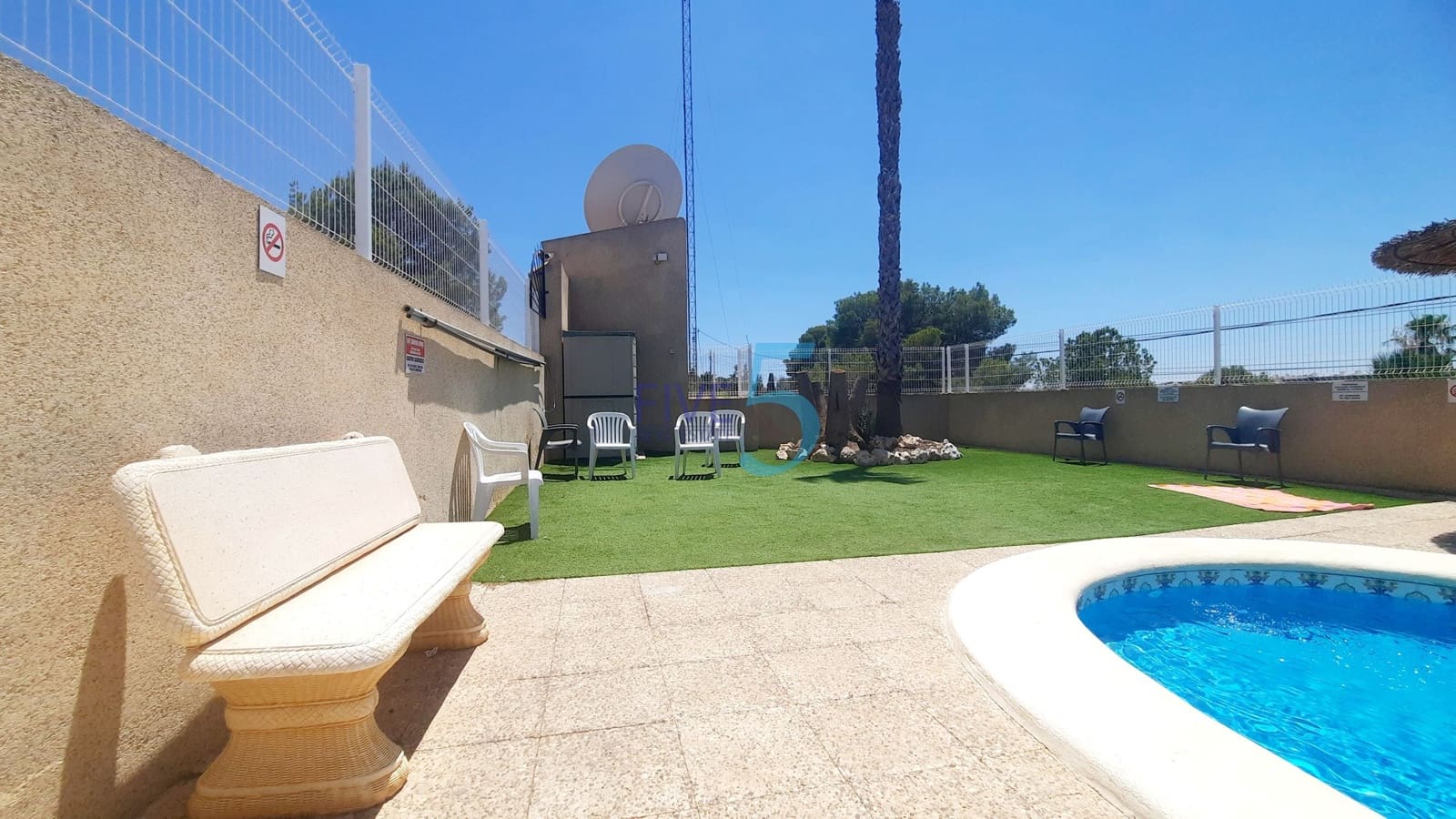 3 soveværelse Byhus til salg i Los Altos med swimmingpool - € 169.950 (Ref: 9950396)
