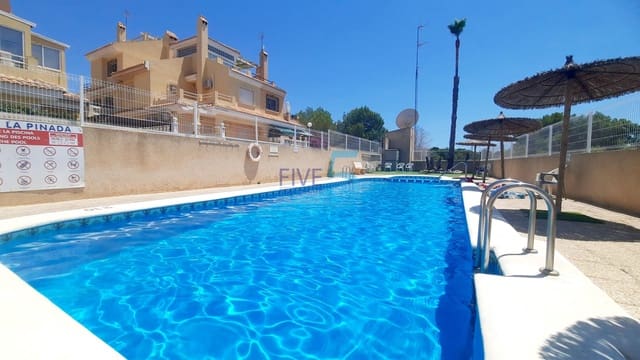 3 soveværelse Byhus til salg i Los Altos med swimmingpool - € 169.950 (Ref: 9950396)
