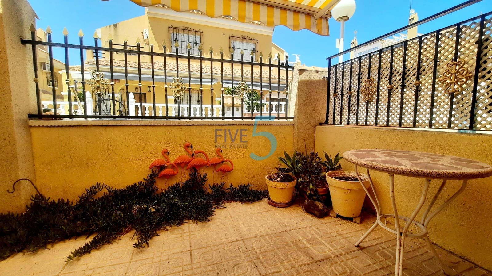 3 soveværelse Byhus til salg i Los Altos med swimmingpool - € 169.950 (Ref: 9950396)