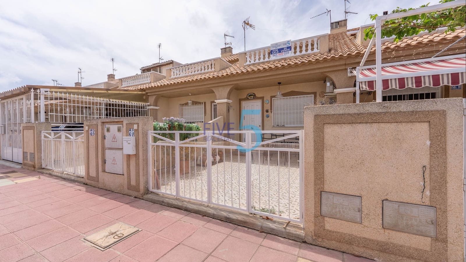 3 slaapkamer Huis te koop in Los Alcazares - € 165.000 (Ref: 9950633)
