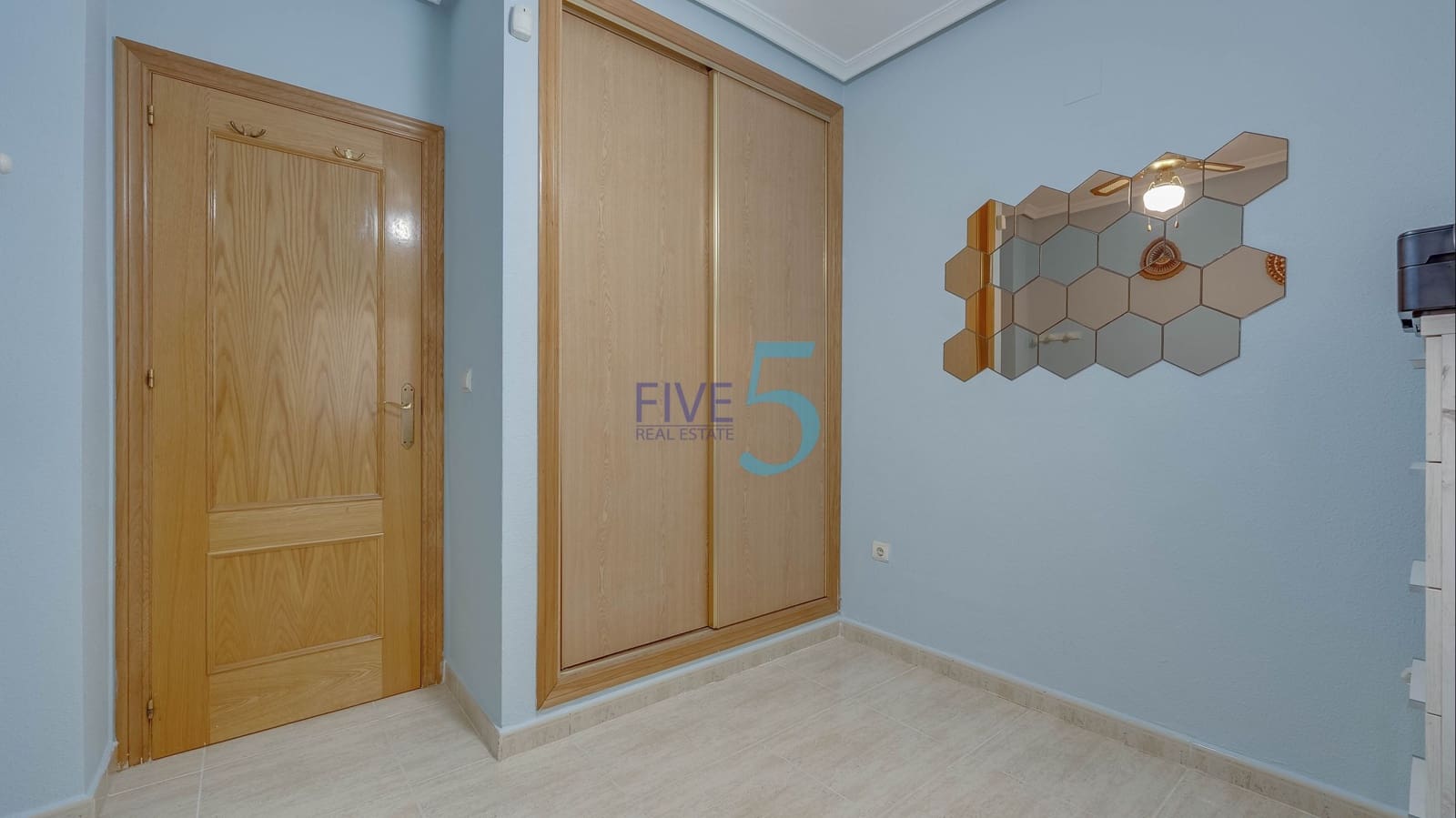 2 soveværelse Lejlighed til salg i Villamartin med swimmingpool garage - € 159.999 (Ref: 9952918)