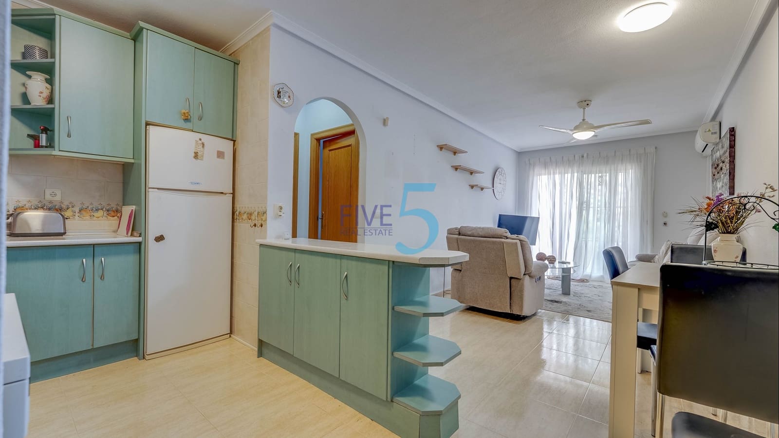 2 soveværelse Lejlighed til salg i Villamartin med swimmingpool garage - € 159.999 (Ref: 9952918)