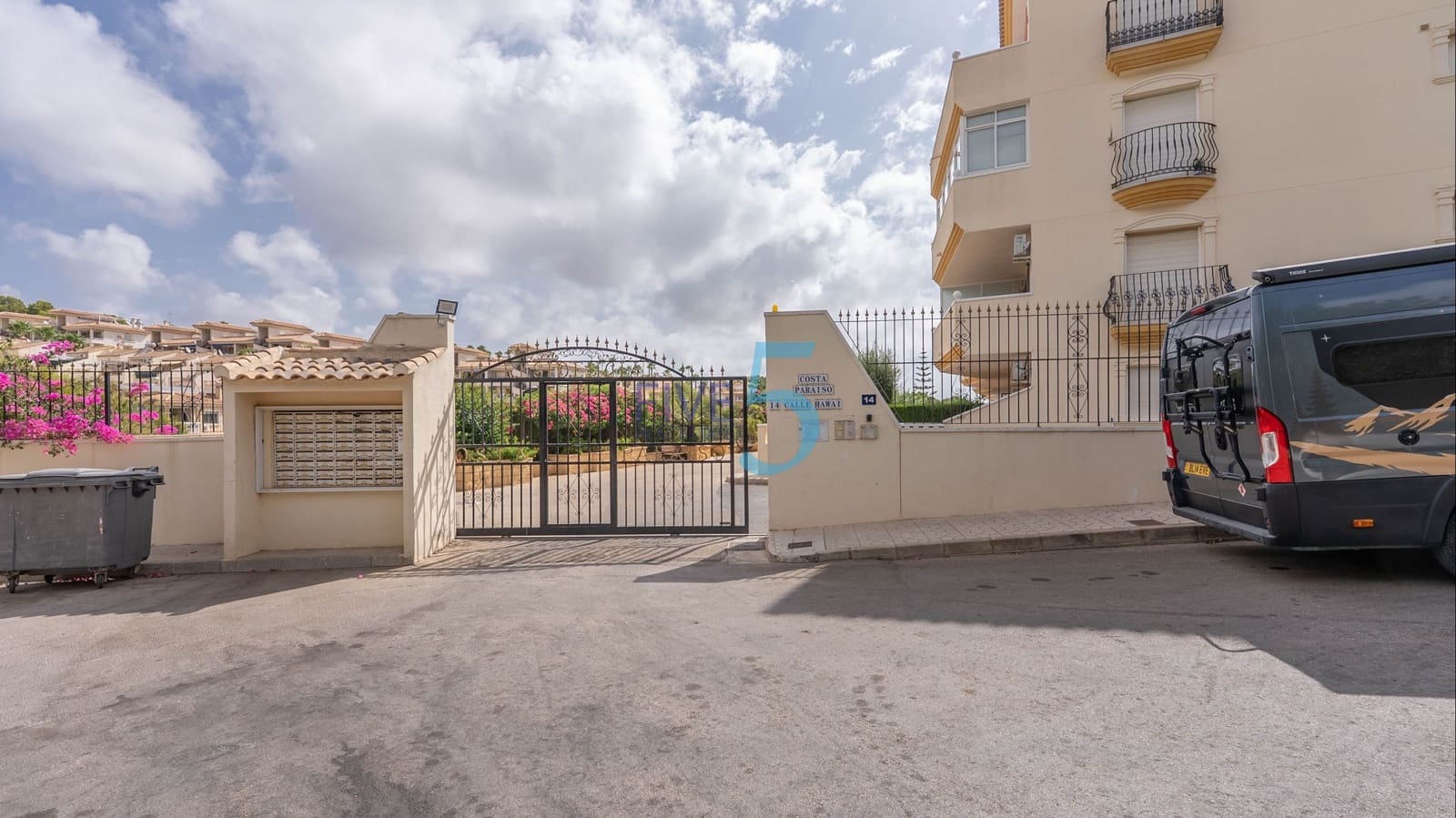 2 soveværelse Lejlighed til salg i Villamartin med swimmingpool garage - € 159.999 (Ref: 9952918)