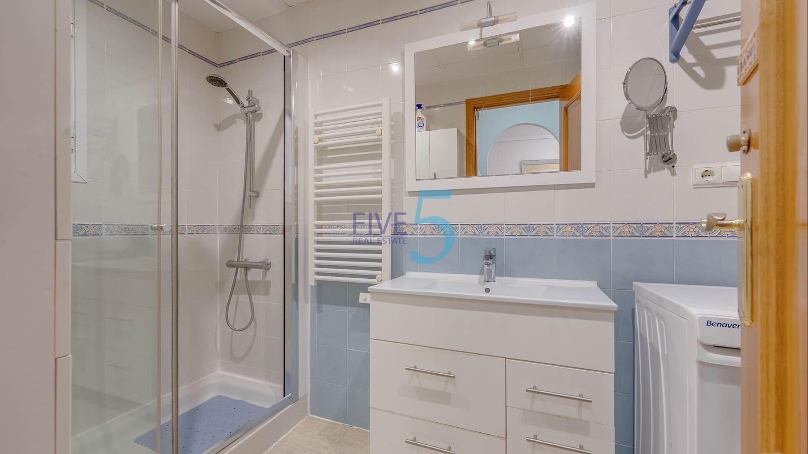 2 soveværelse Lejlighed til salg i Villamartin med swimmingpool garage - € 159.999 (Ref: 9952918)