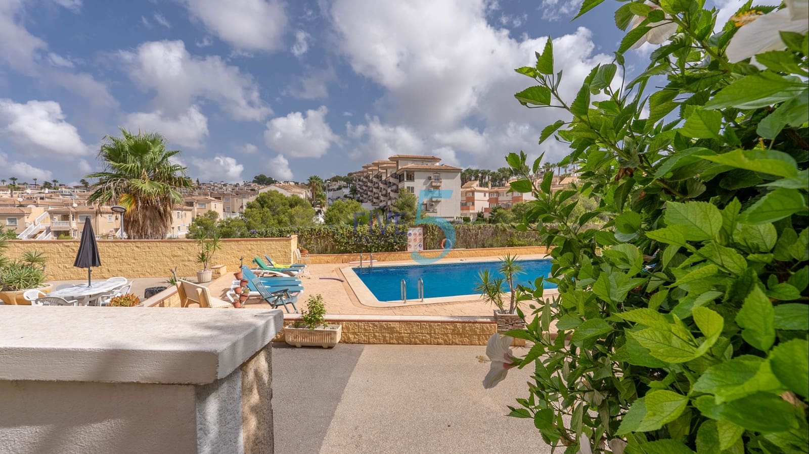 2 soveværelse Lejlighed til salg i Villamartin med swimmingpool garage - € 159.999 (Ref: 9952918)