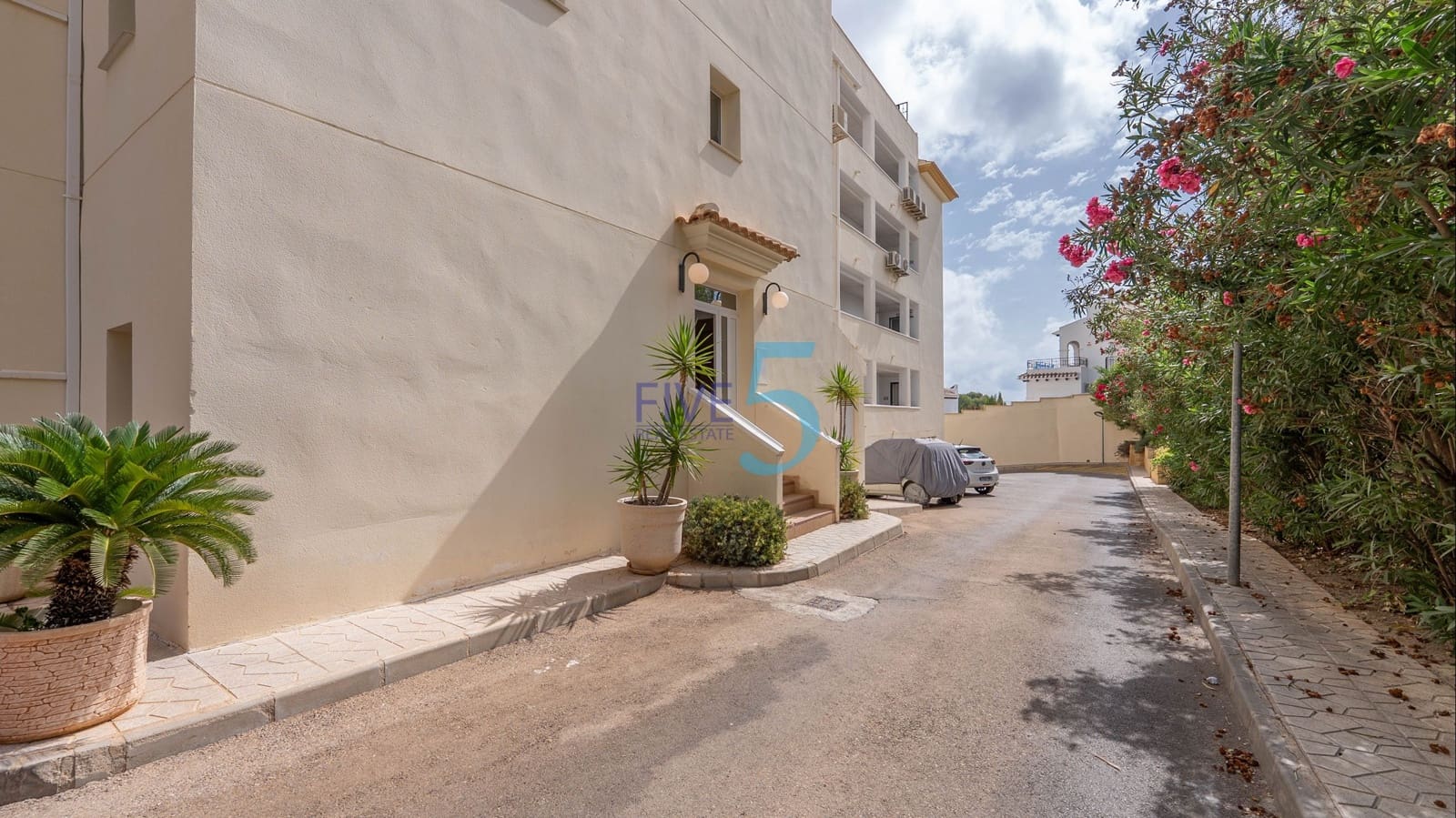 2 soveværelse Lejlighed til salg i Villamartin med swimmingpool garage - € 159.999 (Ref: 9952918)