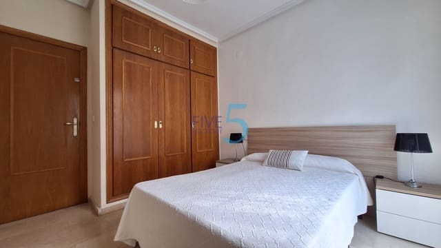 2 bedroom Apartment for sale in Torrevieja with garage - € 167,000 (Ref: 9953117)