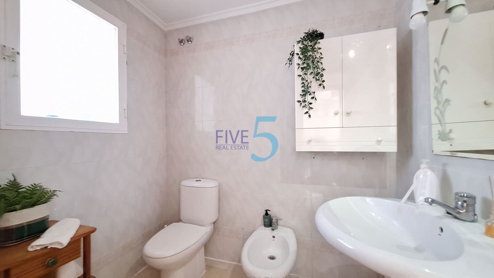 2 bedroom Apartment for sale in Torrevieja with garage - € 167,000 (Ref: 9953117)