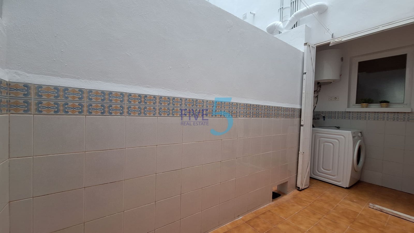 2 bedroom Apartment for sale in Torrevieja with garage - € 167,000 (Ref: 9953117)