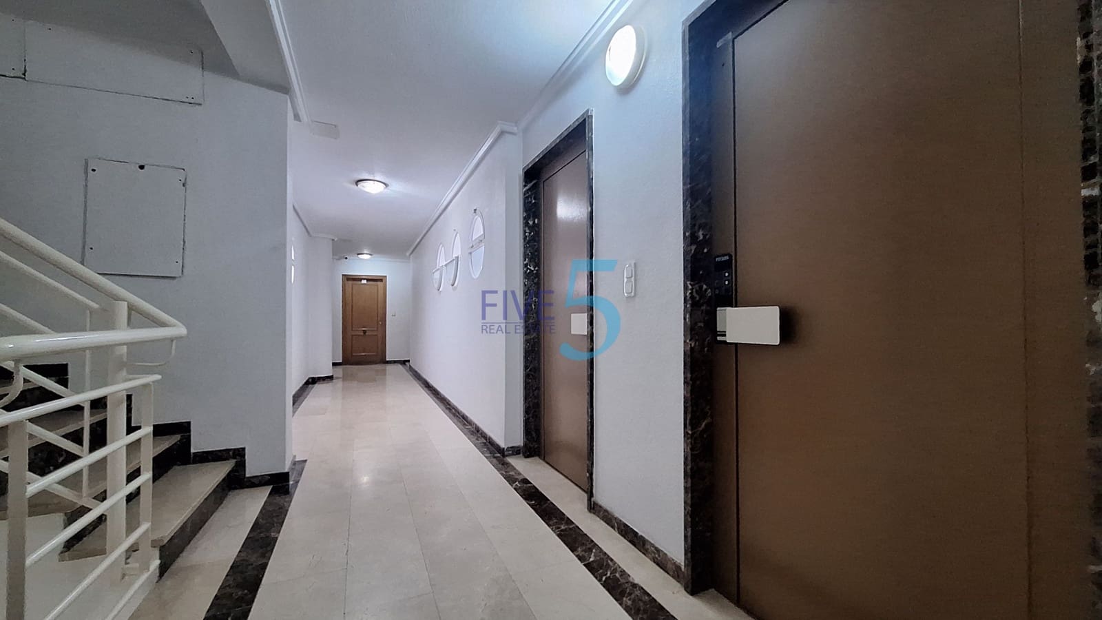 2 bedroom Apartment for sale in Torrevieja with garage - € 167,000 (Ref: 9953117)