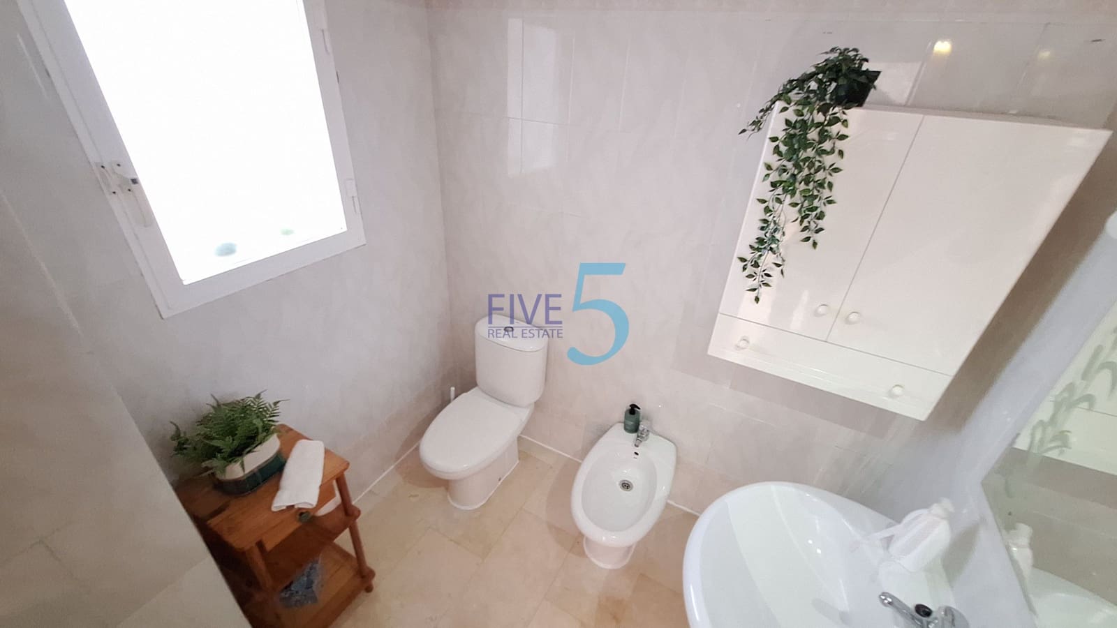 2 bedroom Apartment for sale in Torrevieja with garage - € 167,000 (Ref: 9953117)