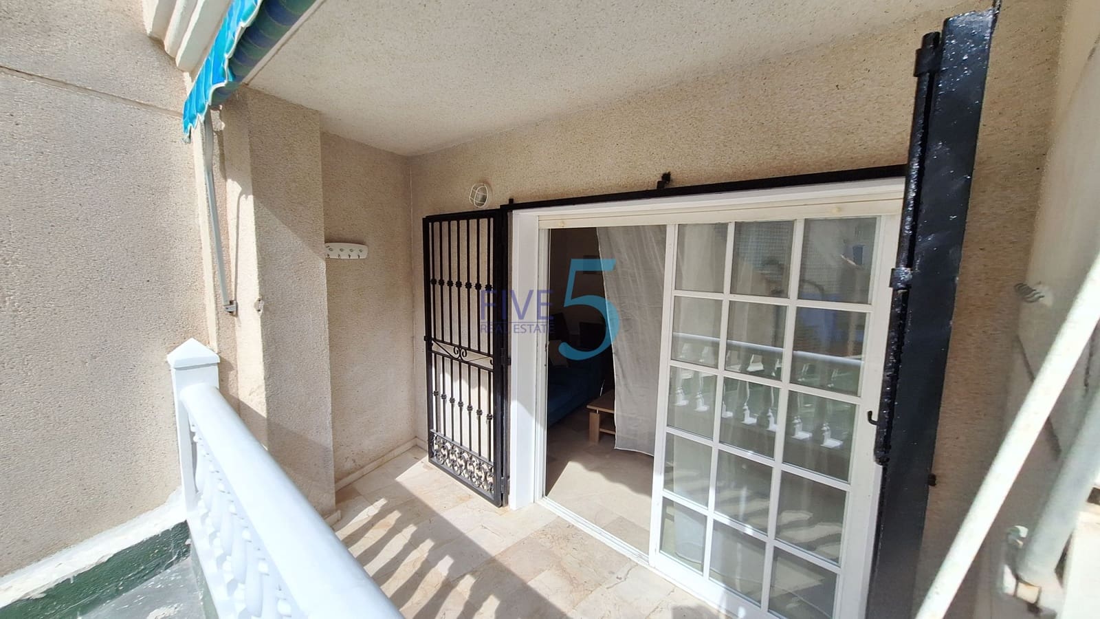 2 bedroom Apartment for sale in Torrevieja with garage - € 167,000 (Ref: 9953117)