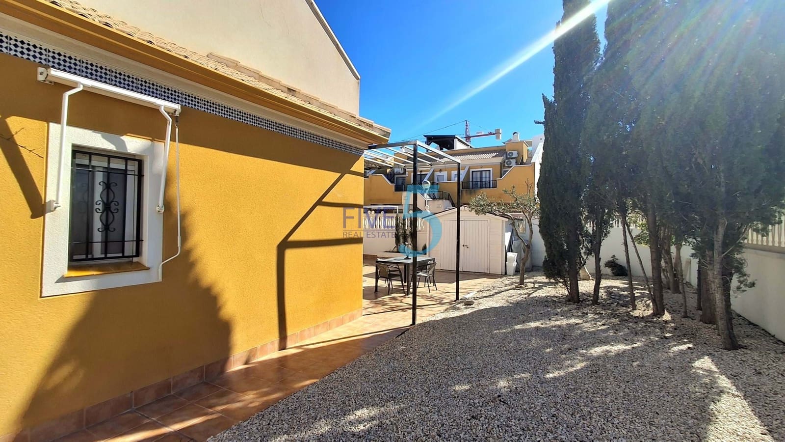 Apartamento de 3 habitaciones en Arenales del Sol en venta con piscina garaje - 349.000 € (Ref: 9953121)