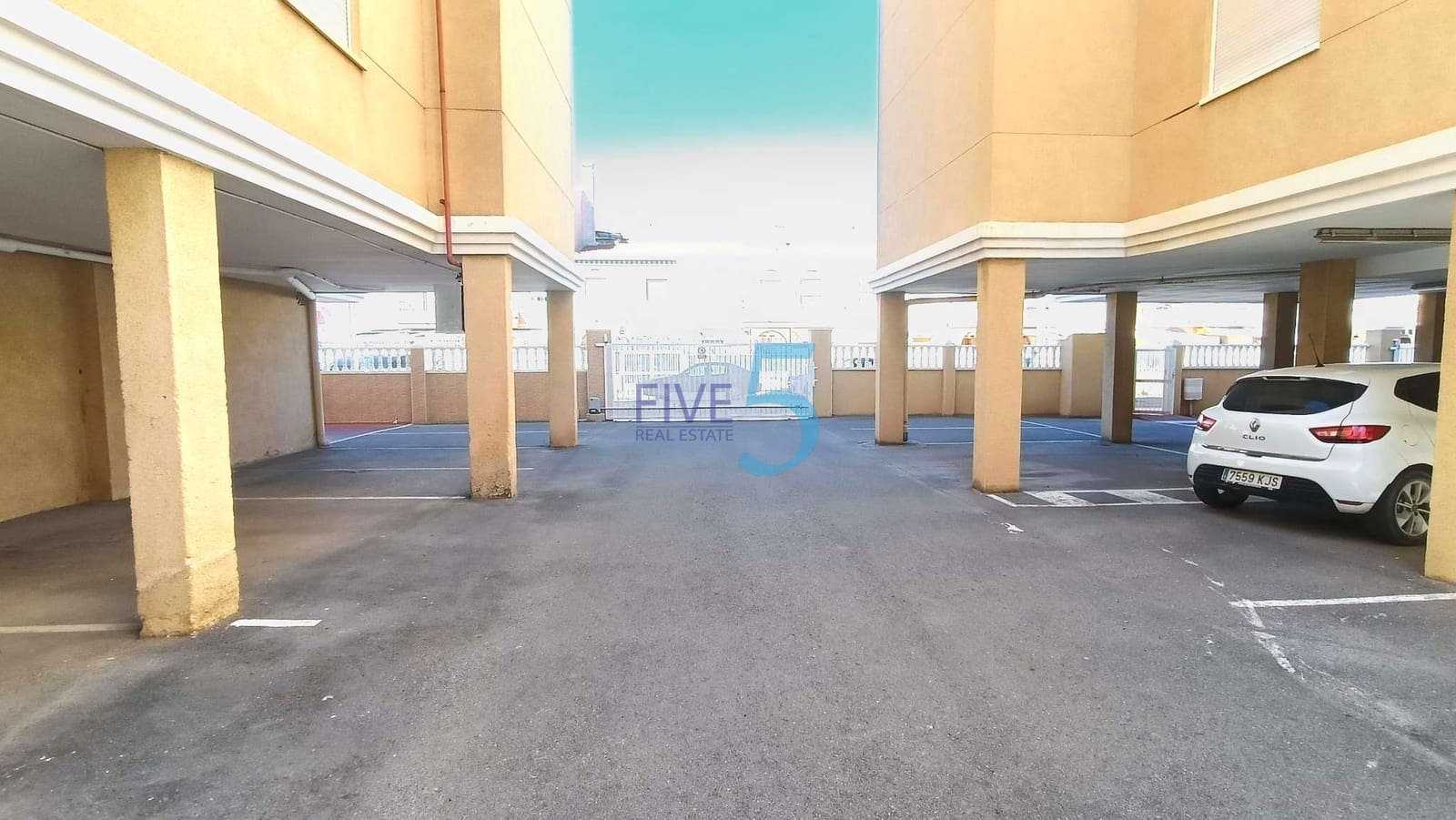4 soveværelse Byhus til salg i Santa Pola med swimmingpool garage - € 275.000 (Ref: 9953592)