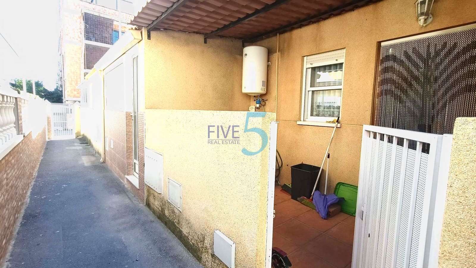 4 soveværelse Byhus til salg i Santa Pola med swimmingpool garage - € 275.000 (Ref: 9953592)