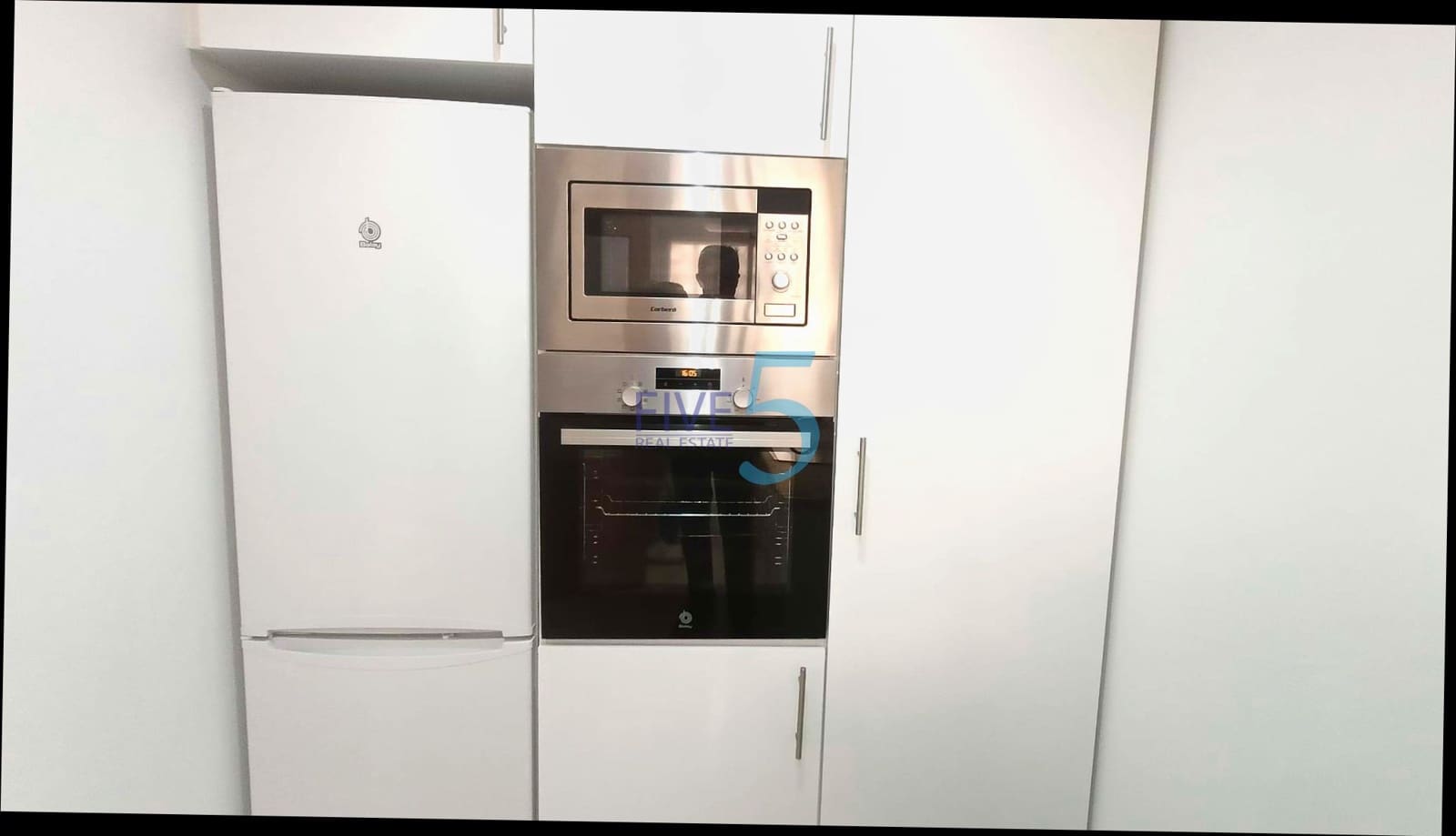 3 soveværelse Lejlighed til salg i Arenales del Sol med swimmingpool garage - € 309.000 (Ref: 9953595)