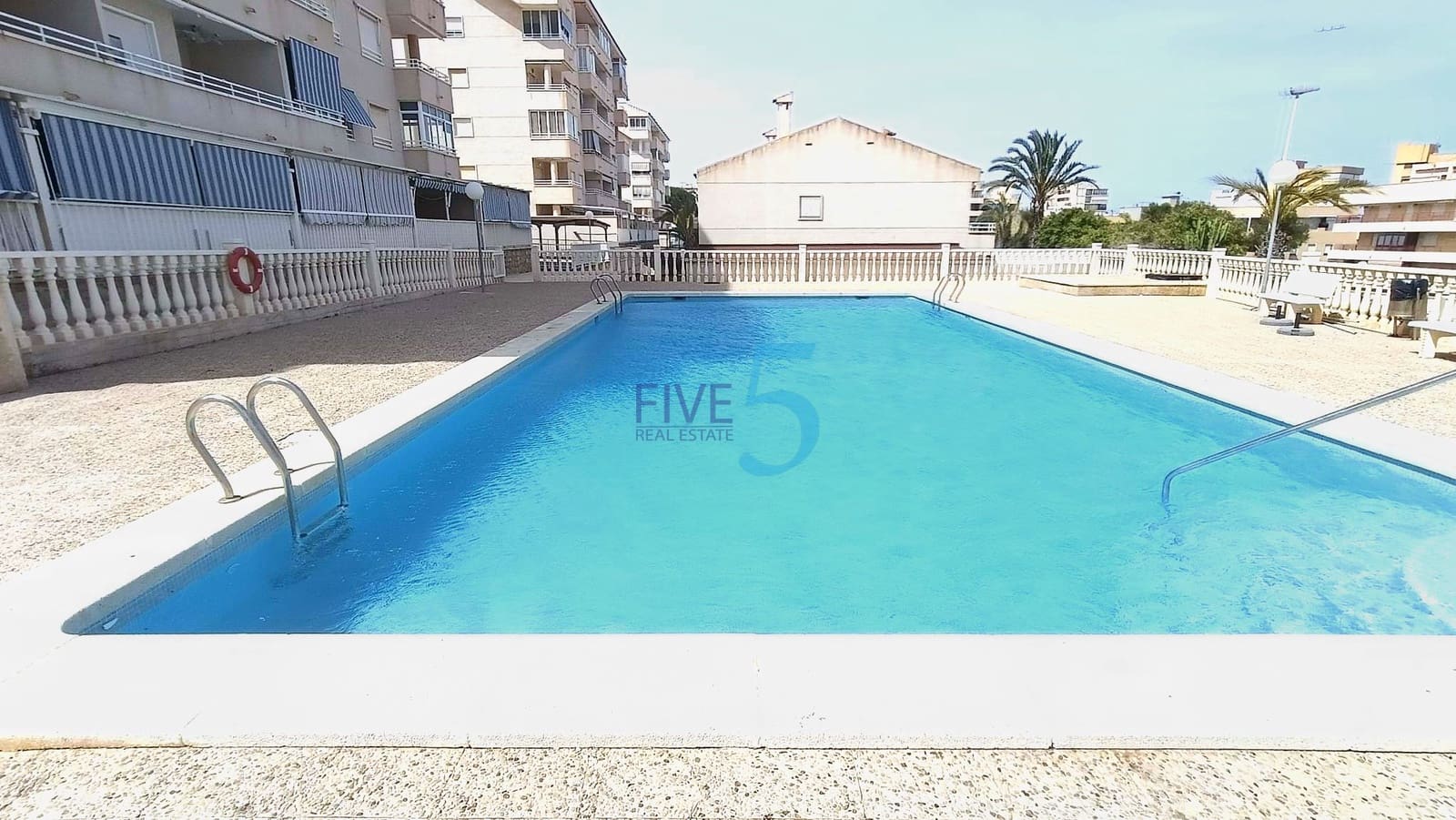 3 soveværelse Lejlighed til salg i Arenales del Sol med swimmingpool garage - € 309.000 (Ref: 9953595)