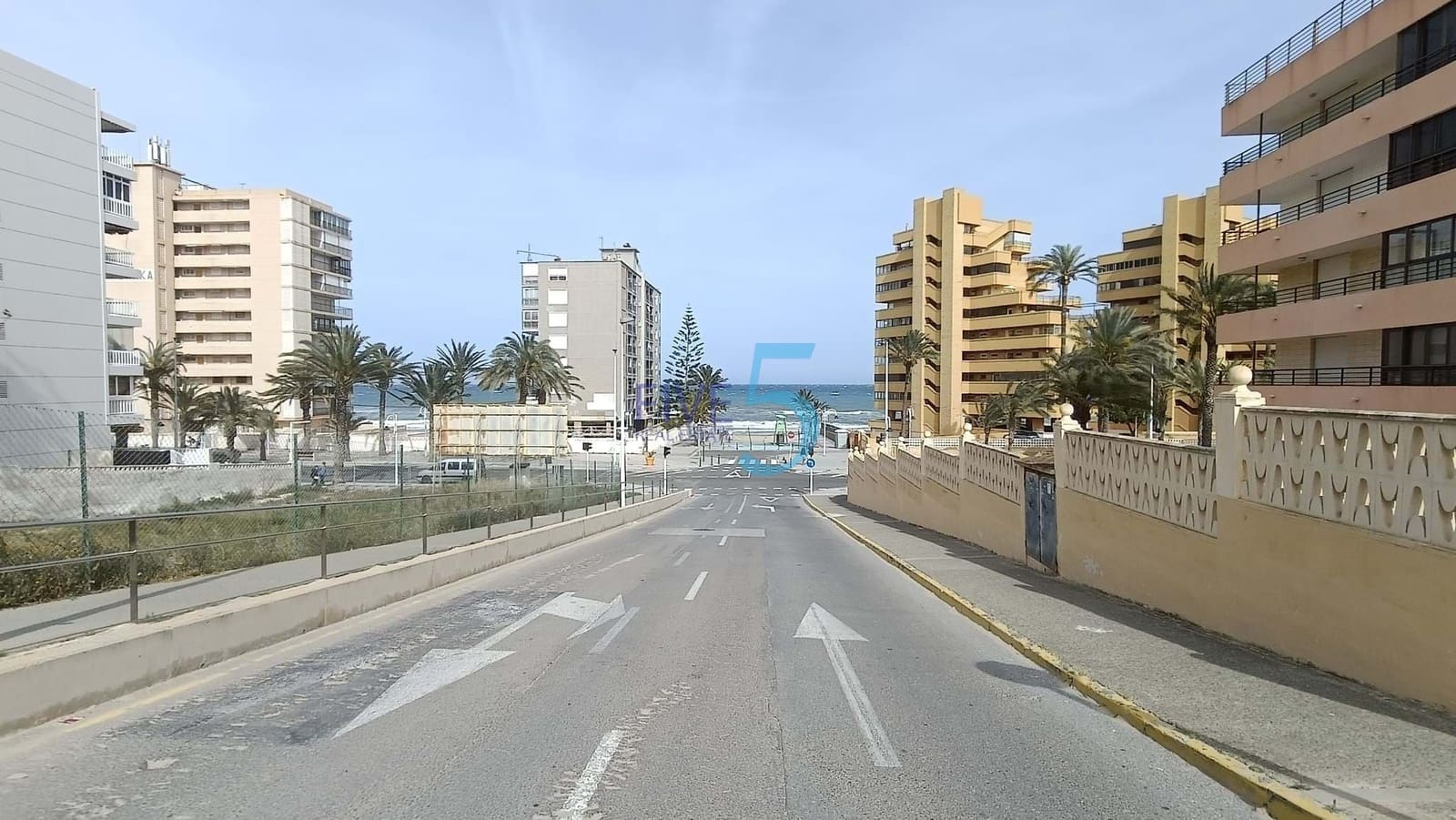 3 soveværelse Lejlighed til salg i Arenales del Sol med swimmingpool garage - € 309.000 (Ref: 9953595)