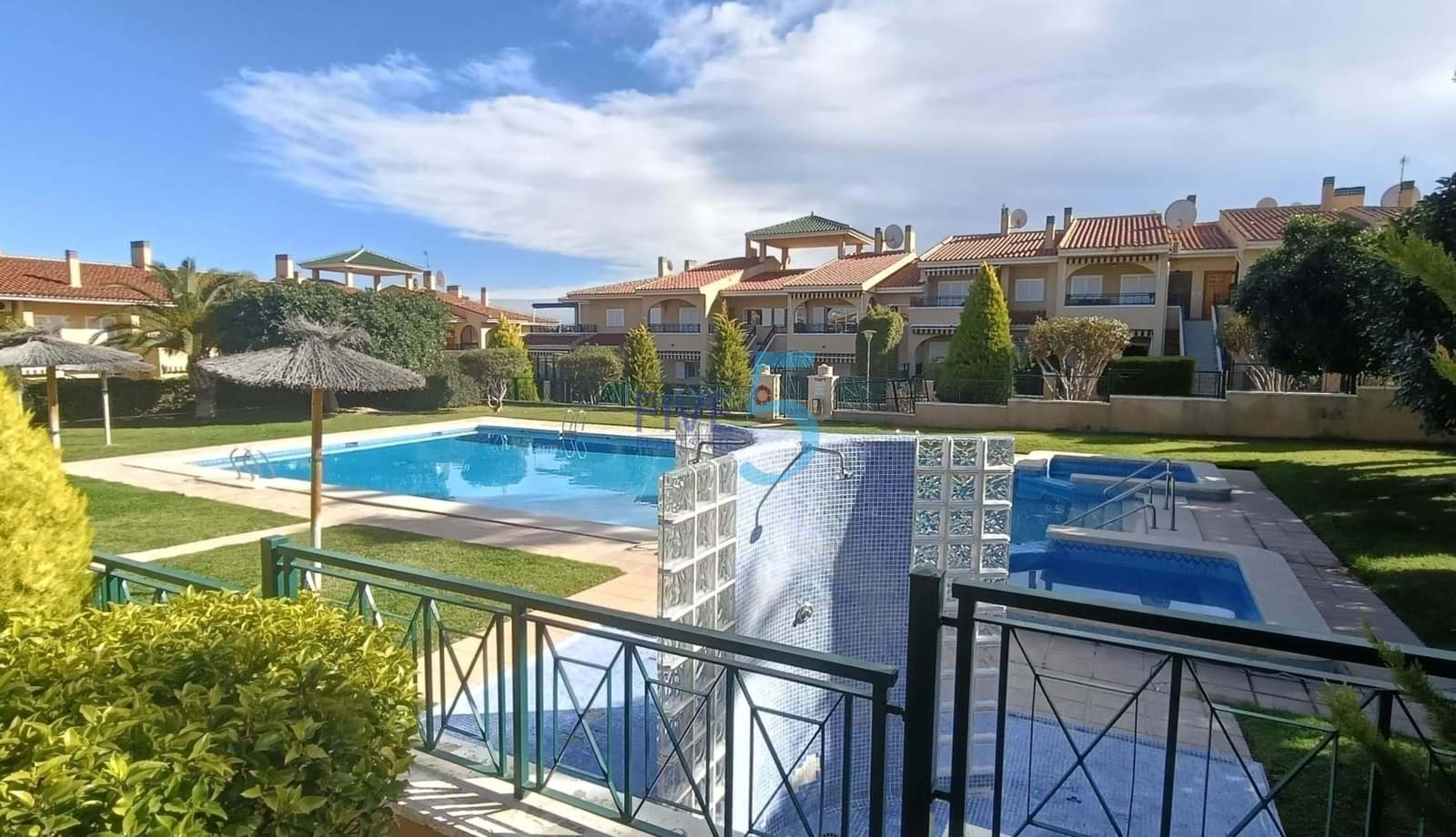 2 soverom Leilighet til salgs i Gran Alacant med svømmebasseng garasje - € 355 000 (Ref: 9953598)