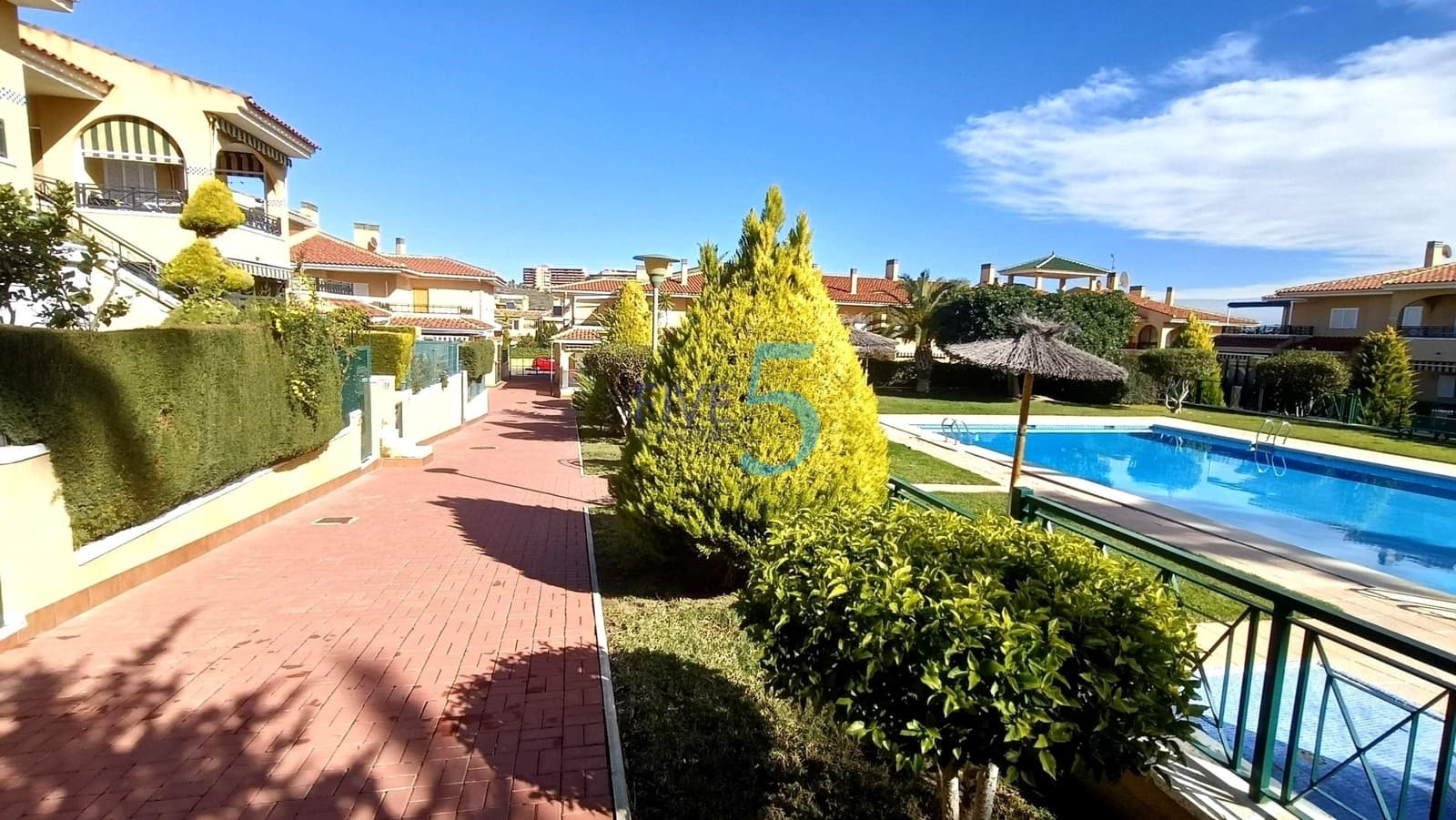 2 soverom Leilighet til salgs i Gran Alacant med svømmebasseng garasje - € 355 000 (Ref: 9953598)