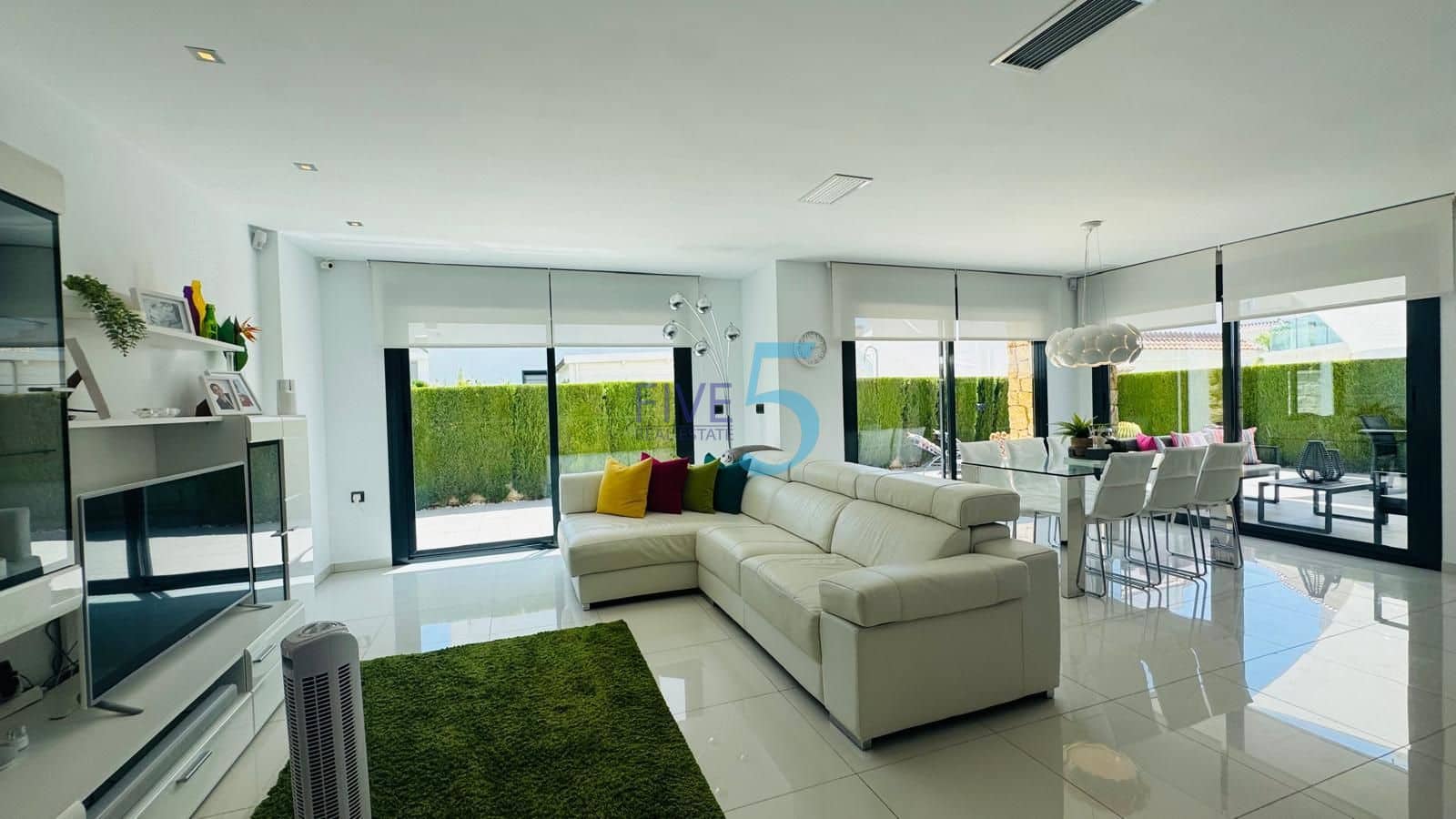 3 soveværelse Villa til salg i Ciudad Quesada med swimmingpool garage - € 520.000 (Ref: 9954580)