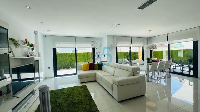 3 soveværelse Villa til salg i Ciudad Quesada, Rojales med swimmingpool garage - € 520.000 (Ref: 9954580)