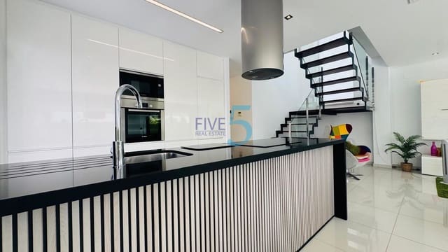 3 soveværelse Villa til salg i Ciudad Quesada, Rojales med swimmingpool garage - € 520.000 (Ref: 9954580)