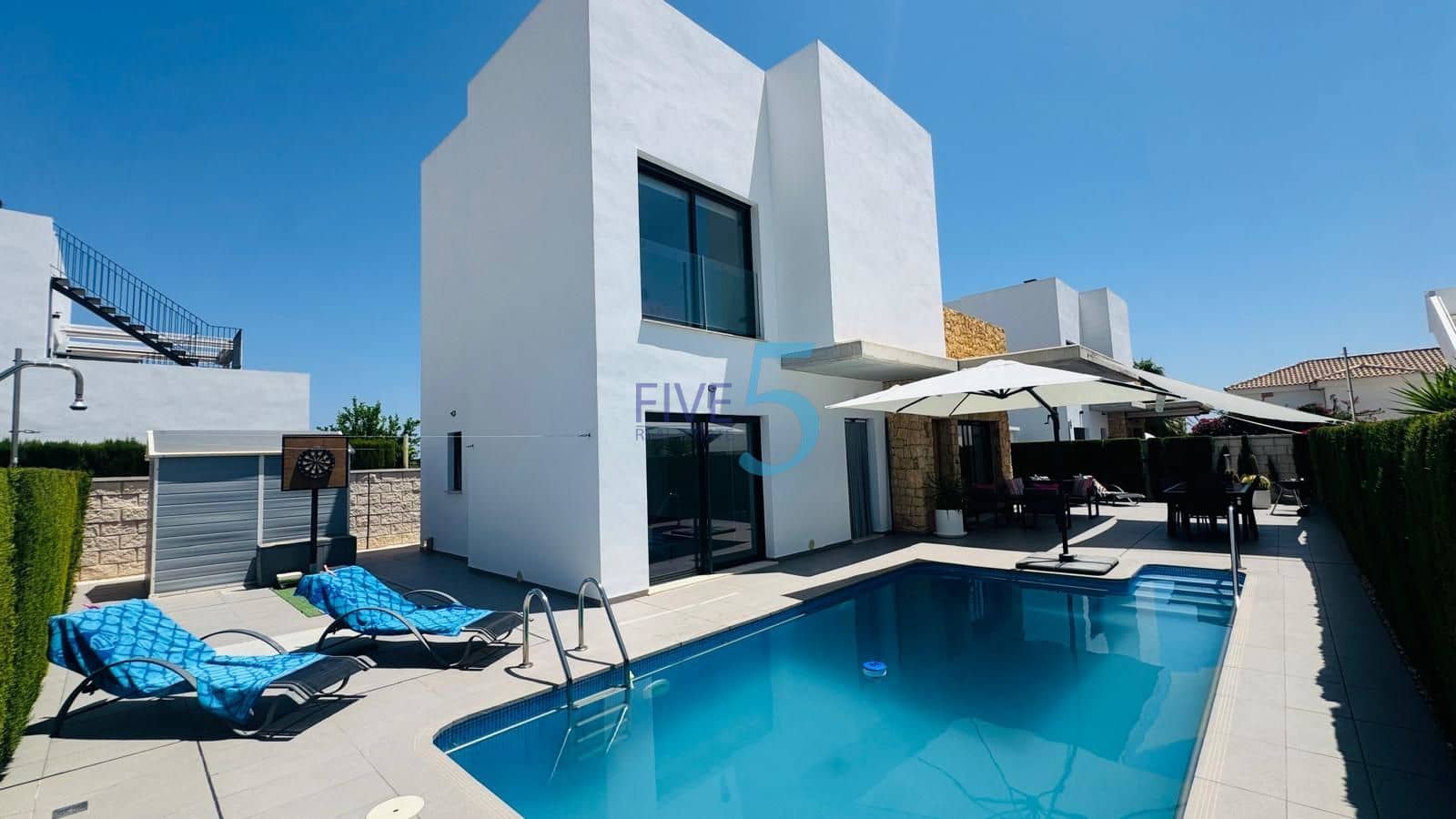 3 soveværelse Villa til salg i Ciudad Quesada med swimmingpool garage - € 520.000 (Ref: 9954580)
