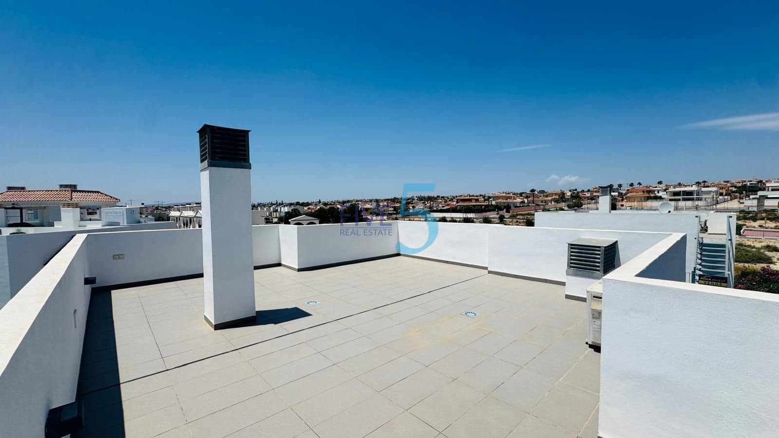 3 soveværelse Villa til salg i Ciudad Quesada med swimmingpool garage - € 520.000 (Ref: 9954580)