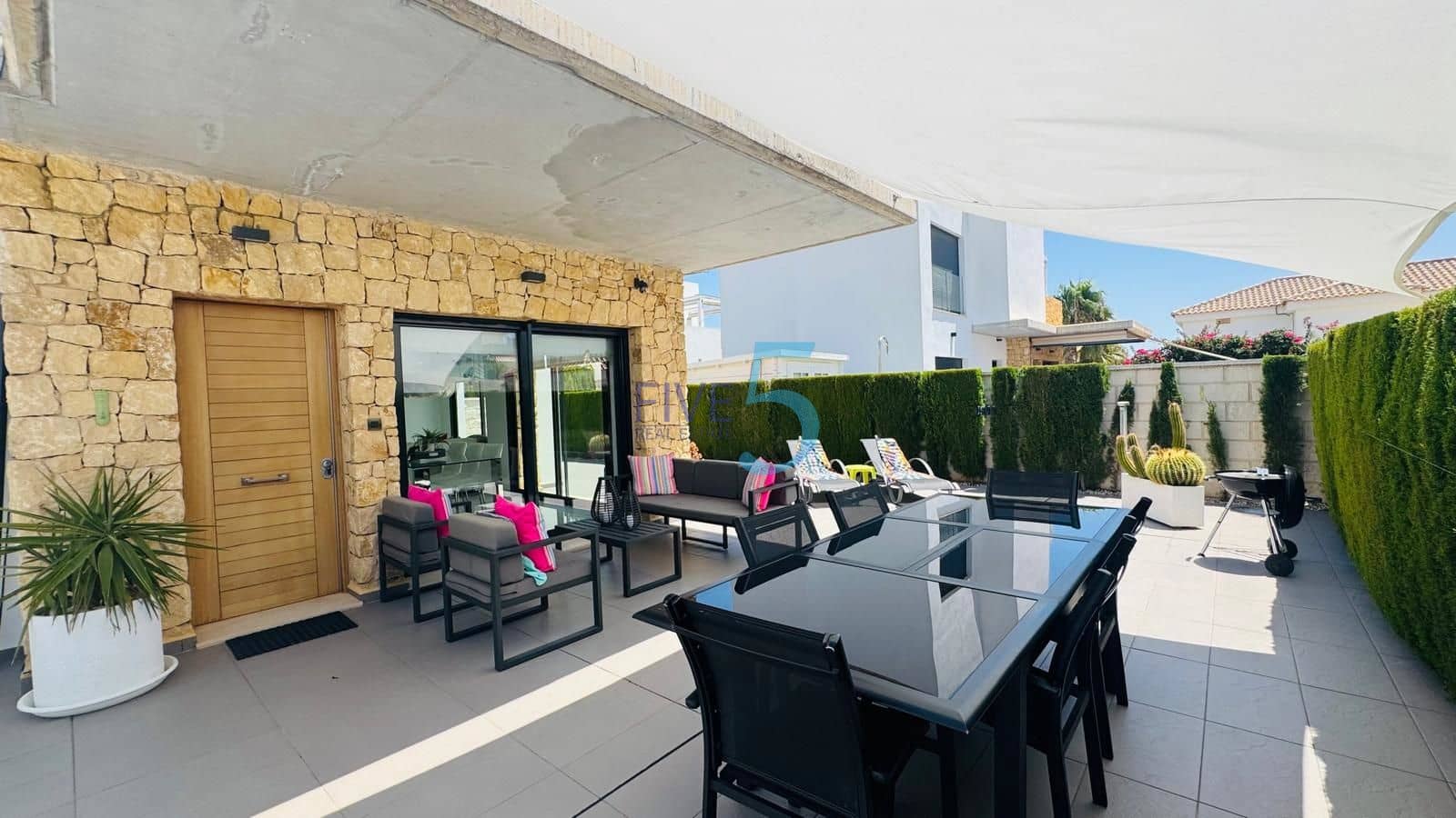 3 soveværelse Villa til salg i Ciudad Quesada med swimmingpool garage - € 520.000 (Ref: 9954580)