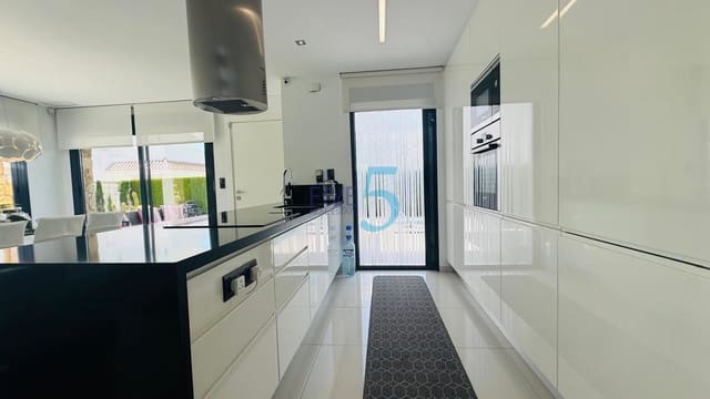 3 soveværelse Villa til salg i Ciudad Quesada, Rojales med swimmingpool garage - € 520.000 (Ref: 9954580)